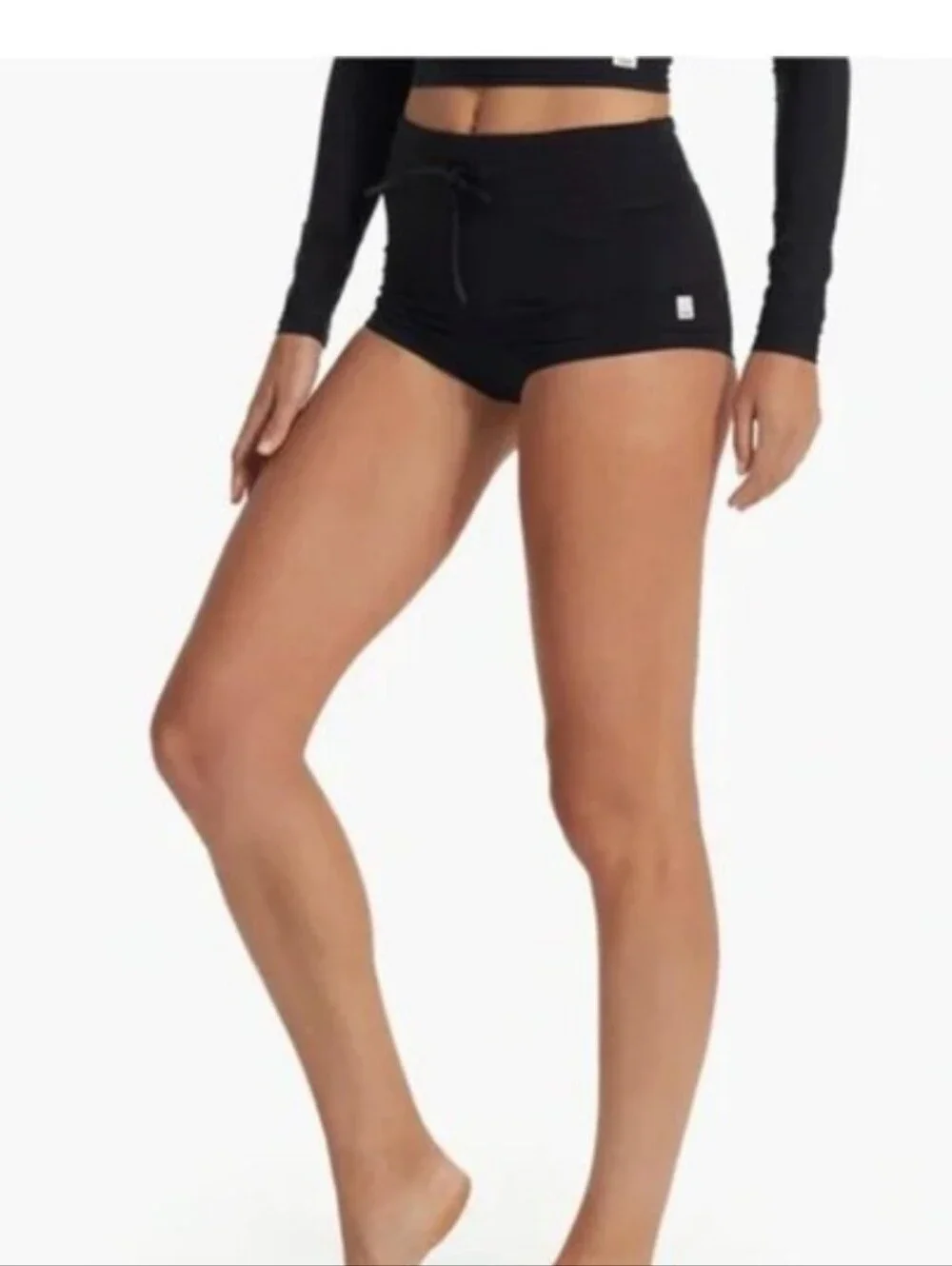 NWT Vuori Dune Black High Waist Shorty